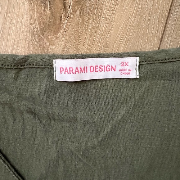 PARAMI DESIGN Embroidered Flutter Sleeve Top EUC - Picture 5 of 7